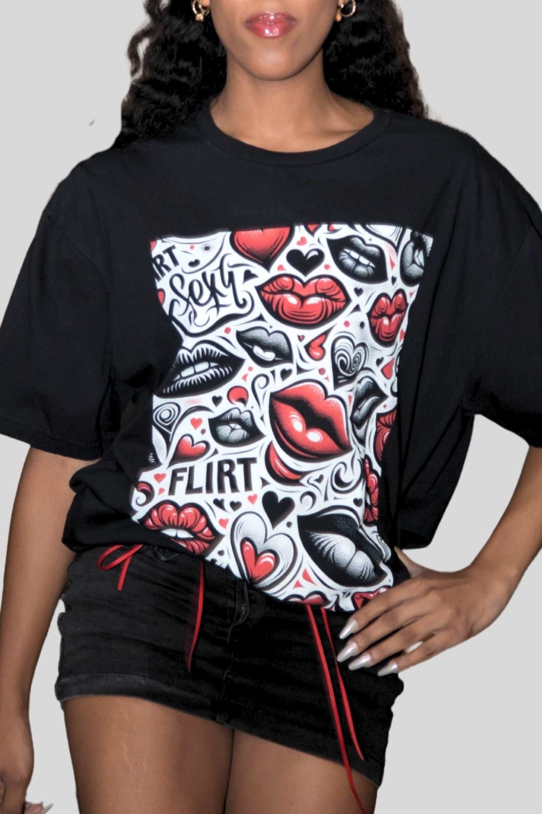 Casual Crewneck Black and Red Lips Shirt with Hearts, Sexy Flirt Lips T-Shirt | CA - Ohhh So Swag