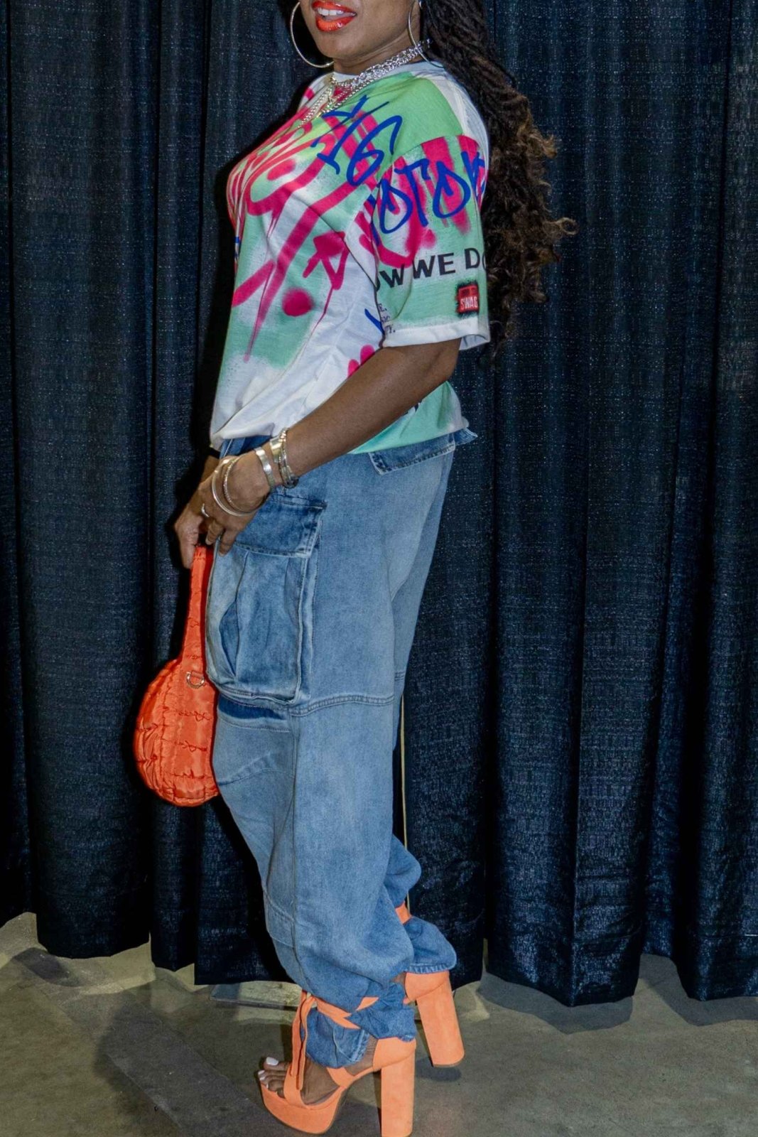 Unisex Graffiti Toronto Shirt, White - Toronto How We Do. Style. Music. Diversity. | US - Ohhh So Swag